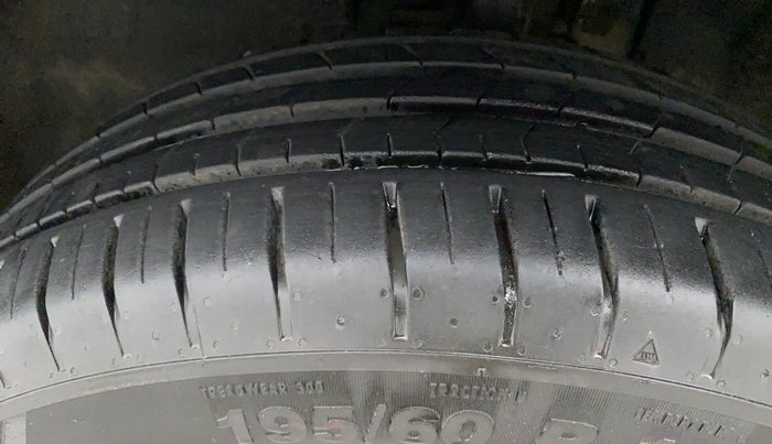 2022 Tata PUNCH CREATIVE  1.2 RTN DUAL TONE, Petrol, Manual, 8,168 km, Left Front Tyre Tread