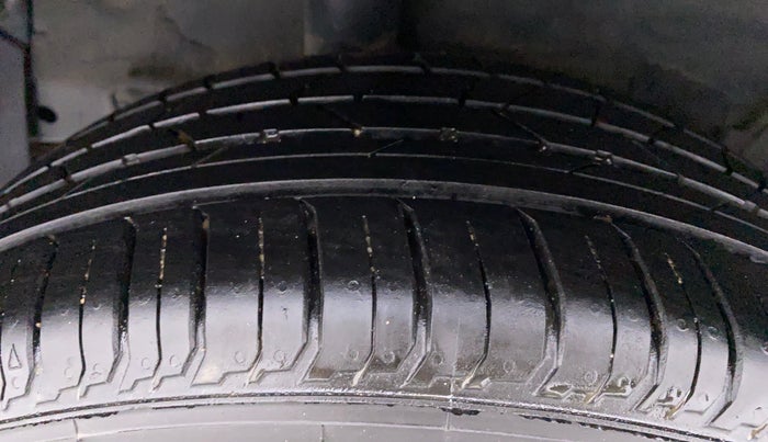 2022 Hyundai NEW I20 SPORTZ 1.5 MT, Diesel, Manual, 7,027 km, Right Rear Tyre Tread