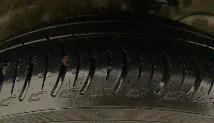 2022 Maruti S PRESSO VXI (O) CNG, CNG, Manual, 31,772 km, Left Front Tyre Tread