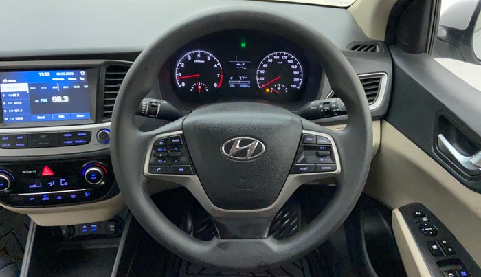 2017 Hyundai Verna 1.6 SX VTVT, Petrol, Manual, 33,418 km, Steering Wheel Close Up