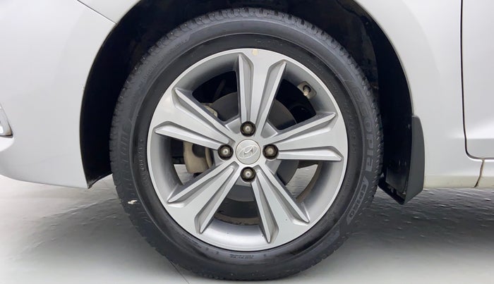 2017 Hyundai Verna 1.6 SX VTVT, Petrol, Manual, 33,418 km, Left Front Wheel
