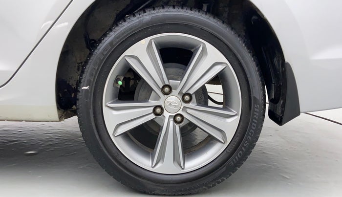 2017 Hyundai Verna 1.6 SX VTVT, Petrol, Manual, 33,418 km, Left Rear Wheel