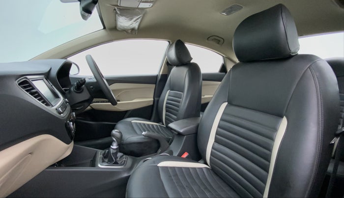 2017 Hyundai Verna 1.6 SX VTVT, Petrol, Manual, 33,418 km, Right Side Front Door Cabin