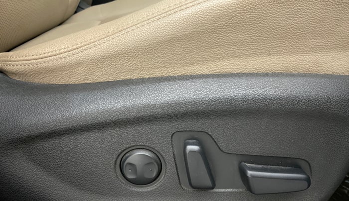 2019 Hyundai Tucson 2WD AT GLS PETROL, Petrol, Automatic, 39,264 km, Driver Side Adjustment Panel