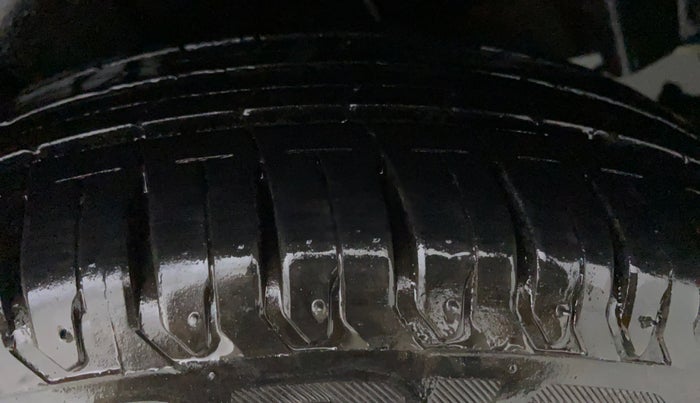 2021 Maruti XL6 ZETA SHVS, Petrol, Manual, 10,391 km, Left Front Tyre Tread