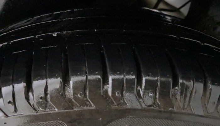 2021 Maruti XL6 ZETA SHVS, Petrol, Manual, 10,391 km, Left Rear Tyre Tread