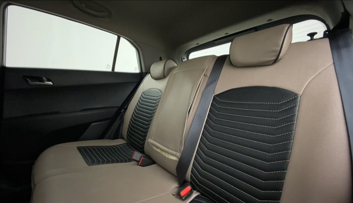 2016 Hyundai Creta SX PLUS 1.6 PETROL, Petrol, Manual, 10,667 km, Right Side Rear Door Cabin