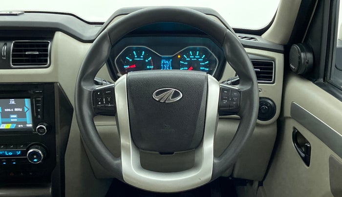 2016 Mahindra Scorpio S10, Diesel, Manual, 87,784 km, Steering Wheel Close Up