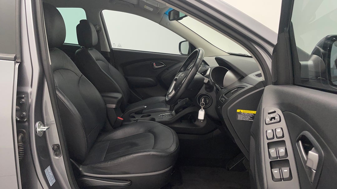 2014 Hyundai Ix35 Se (fwd), Automatic, 103285 km, Right Side Front Door Cabin View