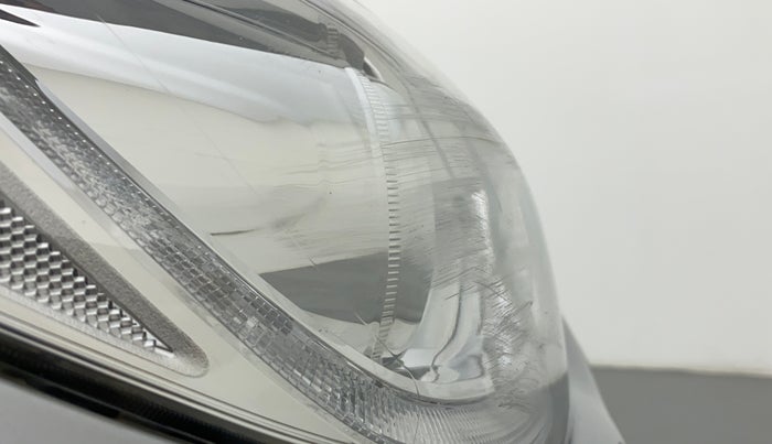 2017 Hyundai Verna 1.6 SX VTVT, Petrol, Manual, 48,460 km, Right headlight - Minor scratches