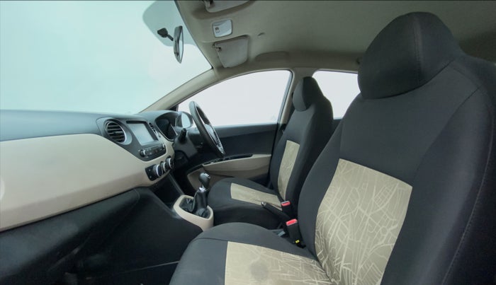 2019 Hyundai Grand i10 1.2 KAPPA SPORTZ (O), Petrol, Manual, 34,954 km, Right Side Front Door Cabin