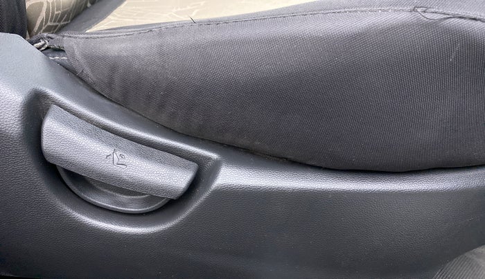 2019 Hyundai Grand i10 1.2 KAPPA SPORTZ (O), Petrol, Manual, 34,954 km, Driver Side Adjustment Panel