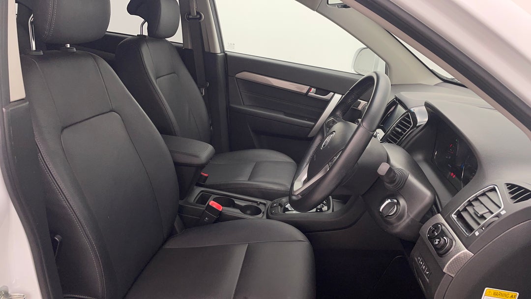 2017 Holden Captiva 7 Ltz (awd), Automatic, 30356 km, Right Side Front Door Cabin View