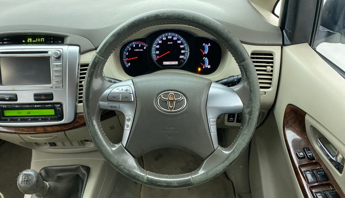 2014 Toyota Innova 2.5 VX 7 STR, Diesel, Manual, 98,210 km, Steering Wheel Close Up