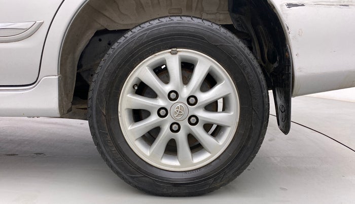 2014 Toyota Innova 2.5 VX 7 STR, Diesel, Manual, 98,210 km, Left Rear Wheel