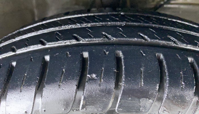 2019 Maruti Dzire LXI, Petrol, Manual, 27,259 km, Right Front Tyre Tread