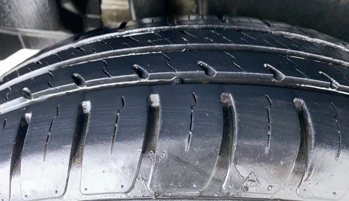 2019 Maruti Dzire LXI, Petrol, Manual, 27,259 km, Right Rear Tyre Tread