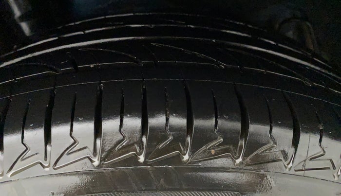 2015 Skoda Octavia ELEGANCE 2.0 TDI CR AT, Diesel, Automatic, 82,815 km, Left Front Tyre Tread