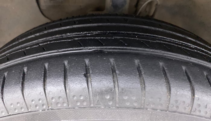 2015 Hyundai Elite i20 SPORTZ 1.2, Petrol, Manual, 78,855 km, Left Front Tyre Tread