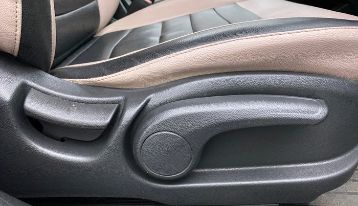 2015 Hyundai Elite i20 SPORTZ 1.2, Petrol, Manual, 78,855 km, Driver Side Adjustment Panel
