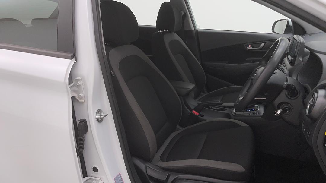2019 Hyundai Kona Go (fwd), Automatic, 101781 km, Right Side Front Door Cabin View