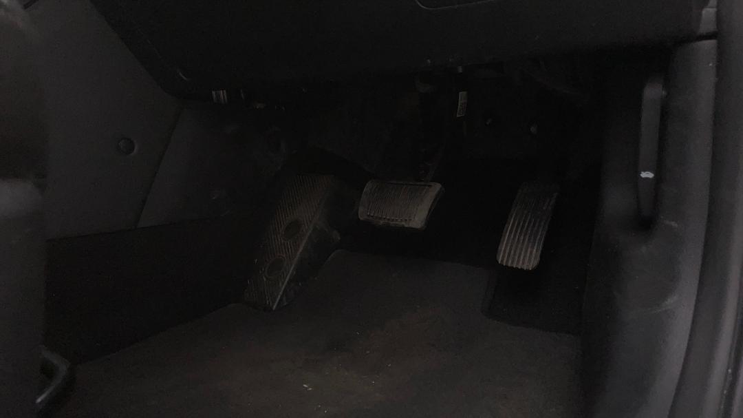 2019 Hyundai Kona Go (fwd), Automatic, 101781 km, Pedals and Footmat