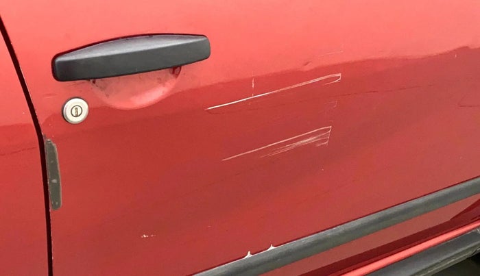 2014 Renault Duster RXL PETROL, Petrol, Manual, 42,115 km, Driver-side door - Slightly dented