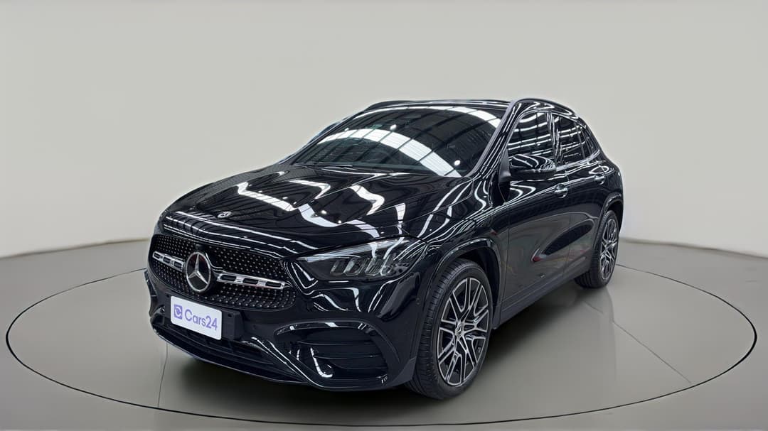 2025 Mercedes-benz GLA 200, Automatic, 6799 km, Left Front Diagonal (45- Degree) View