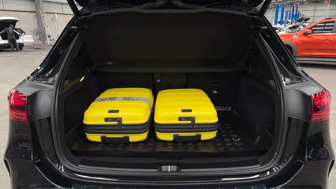 2025 Mercedes-benz GLA 200, Automatic, 6799 km, Boot Inside View with Luggage