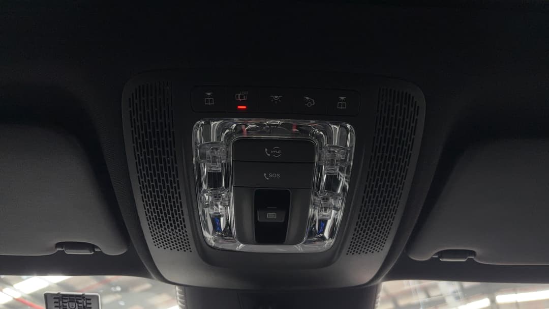 2025 Mercedes-benz GLA 200, Automatic, 6799 km, On-Roof Controls/Sunglass holder