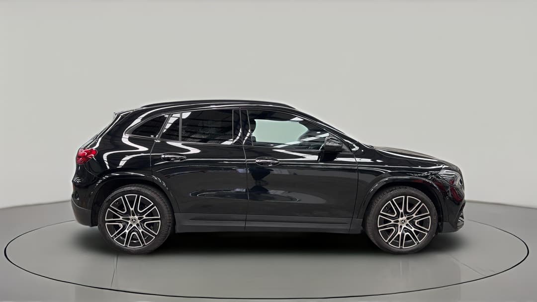 2025 Mercedes-benz GLA 200, Automatic, 6799 km, Right Side View