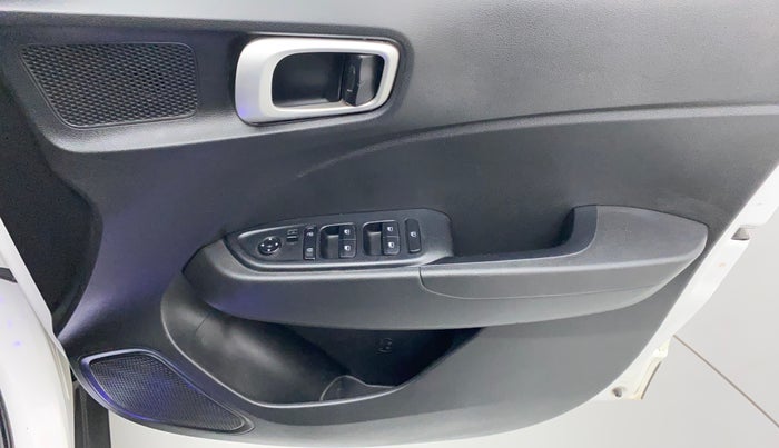 2019 Hyundai VENUE S 1.2, Petrol, Manual, 25,672 km, Driver Side Door Panels Control