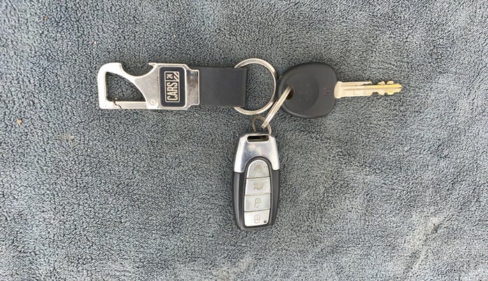 2019 Hyundai NEW SANTRO MAGNA, Petrol, Manual, 16,626 km, Key Close Up