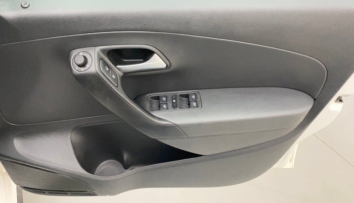 2020 Volkswagen Polo HIGHLINE PLUS 1.0, Petrol, Manual, 26,642 km, Driver Side Door Panels Control