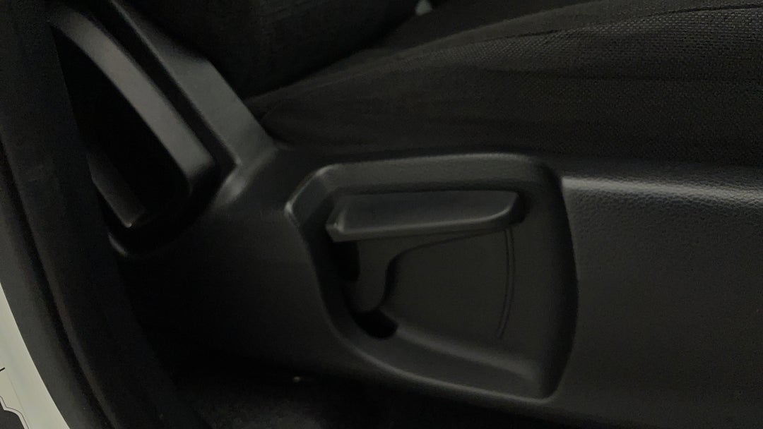 2020 Ford Ranger Xl 3.2 (4x4), Automatic, 86455 km, Drivers Side Adjustment Panel