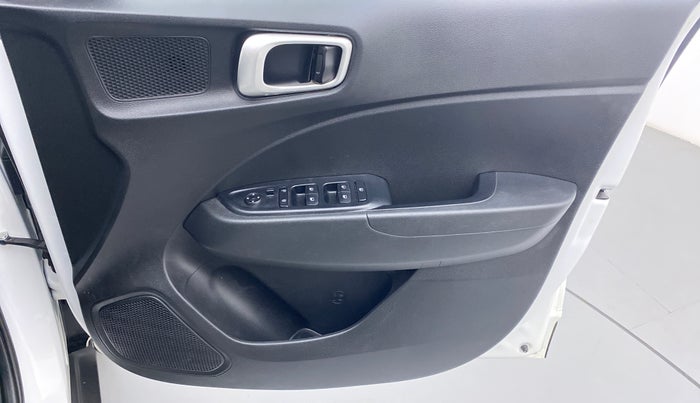 2021 Hyundai VENUE S MT 1.2 KAPPA, Petrol, Manual, 12,363 km, Driver Side Door Panels Control