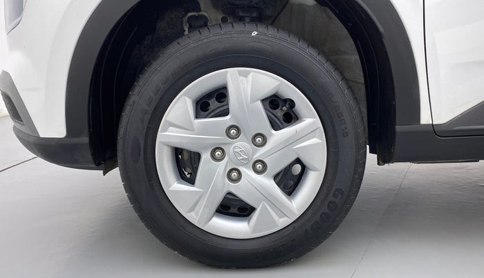 2021 Hyundai VENUE S MT 1.2 KAPPA, Petrol, Manual, 12,363 km, Left Front Wheel