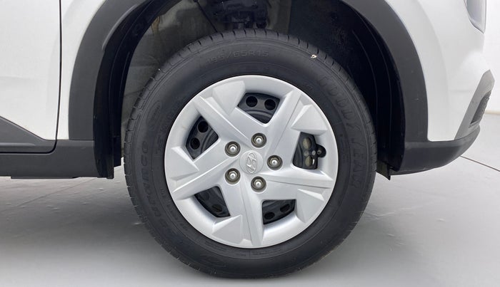 2021 Hyundai VENUE S MT 1.2 KAPPA, Petrol, Manual, 12,363 km, Right Front Wheel