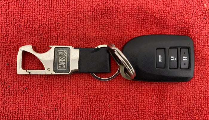 2018 Toyota YARIS VX CVT, Petrol, Automatic, 49,322 km, Key Close Up