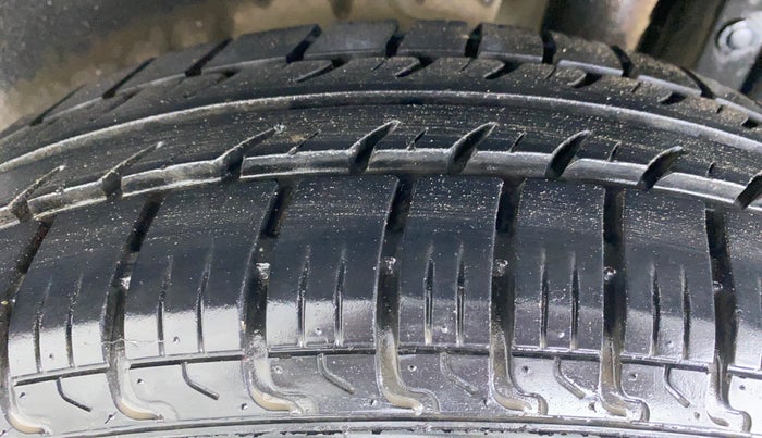 2017 Maruti Swift LDI, Diesel, Manual, 59,289 km, Left Rear Tyre Tread