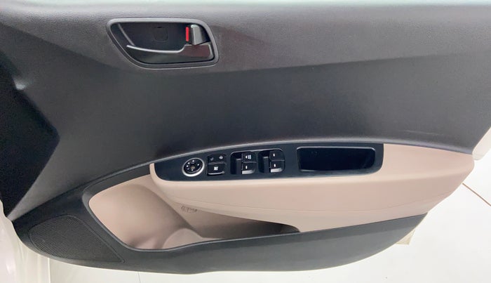 2016 Hyundai Grand i10 MAGNA 1.2 VTVT, Petrol, Manual, 63,674 km, Driver Side Door Panels Controls