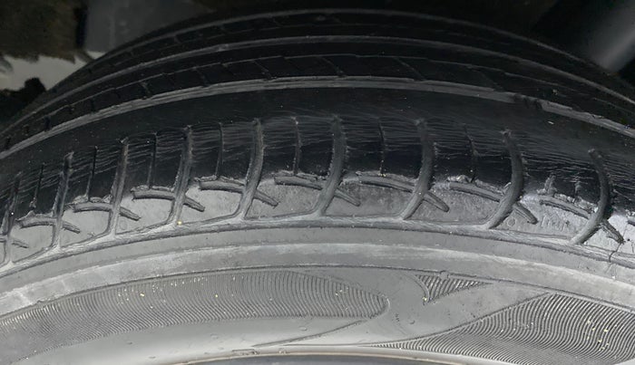 2017 Maruti Baleno DELTA 1.2 K12, Petrol, Manual, 65,664 km, Left Rear Tyre Tread