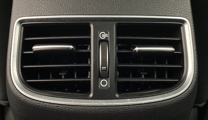 2016 Hyundai New Elantra 2.0 SX (O) AT, Petrol, Automatic, 31,476 km, Rear AC Vents