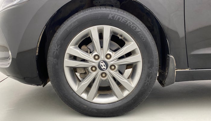 2016 Hyundai New Elantra 2.0 SX (O) AT, Petrol, Automatic, 31,476 km, Left Front Wheel