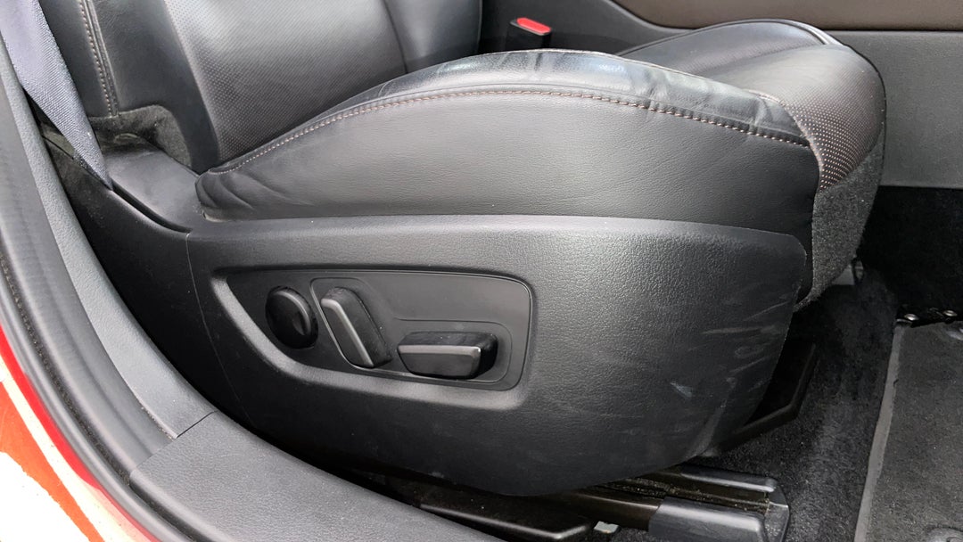 2022 Mazda CX-30 G20 Touring (FWD), Automatic, 34095 km, Drivers Side Adjustment Panel