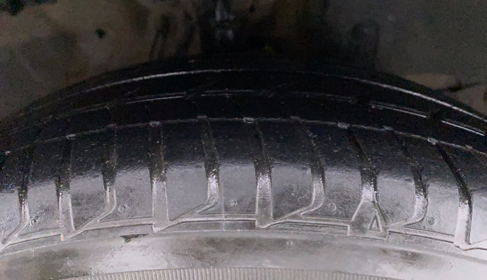 2015 Honda City V MT PETROL, Petrol, Manual, 71,472 km, Right Front Tyre Tread