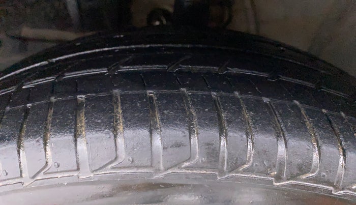 2015 Honda City V MT PETROL, Petrol, Manual, 71,472 km, Left Front Tyre Tread