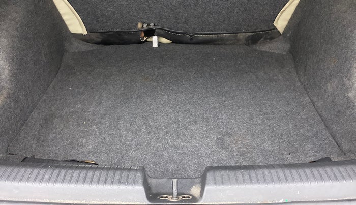 2016 Volkswagen Ameo HIGHLINE1.2L, Petrol, Manual, 68,509 km, Boot Inside