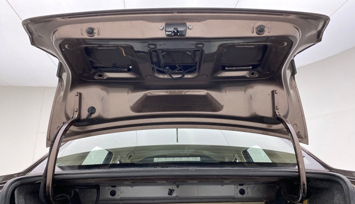 2016 Volkswagen Ameo HIGHLINE1.2L, Petrol, Manual, 68,509 km, Boot Door Open