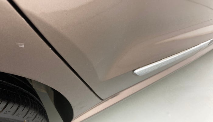 2016 Volkswagen Ameo HIGHLINE1.2L, Petrol, Manual, 68,509 km, Right rear door - Slightly dented